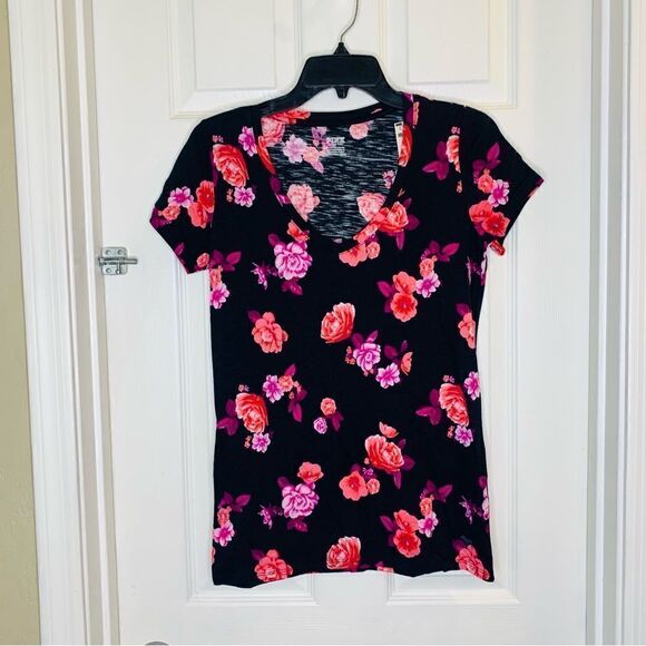 Victoria's Secret Tops - PINK Victoria’s Secret Black Floral T-shirt Size Xs